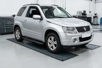 Suzuki Grand Vitara 2005–2017 Bočné nášľapy Bosphorus Black (2 ks, hliník) fotografia 1
