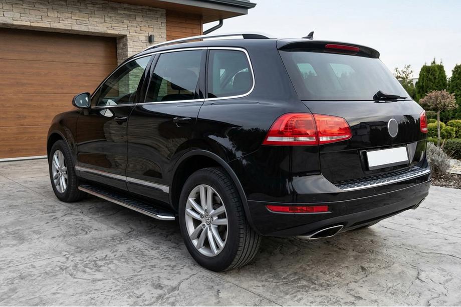 Volkswagen Touareg 2010–2018 Bočné nášľapy Maydos V1 (2 ks, hliník / nerez) Image