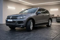 Volkswagen Touareg 2010–2018 Bočné nášľapy Bosphorus Black (2 ks, hliník) fotografia 1