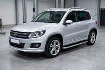 Volkswagen Tiguan 2007–2016 Bočné nášľapy Tayga Grey (2 ks, hliník) fotografia 1