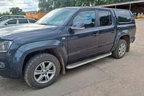 Volkswagen Amarok 2010–2022 Bočné nášľapy Tayga Grey (2 ks, hliník) fotografia 3
