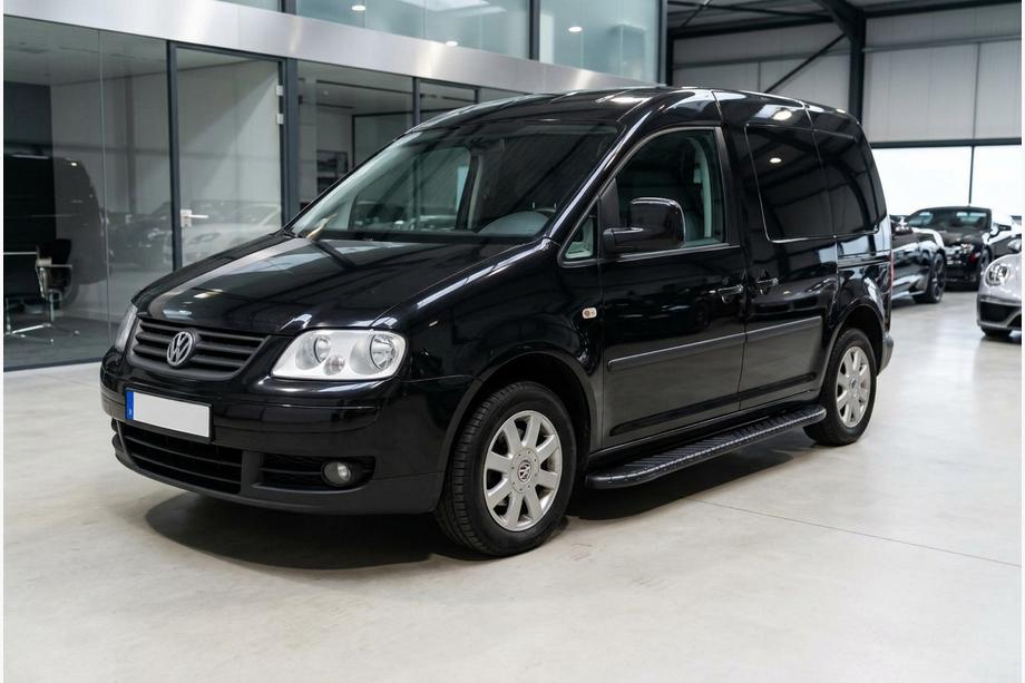 Volkswagen Caddy 2004–2010 Bočné nášľapy Bosphorus Black (2 ks, hliník) Maxi rázvor Image