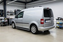 Volkswagen Caddy 2004–2010 Bočné nášľapy Tayga Grey (2 ks, hliník) fotografia 1