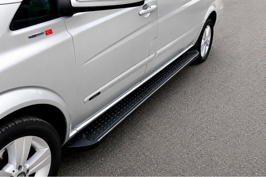 Mercedes Vito/V-trieda W447 2014– Bočné nášľapy Allmond Black (2 ks, hliník) Dlhá (ExtraLong) Image