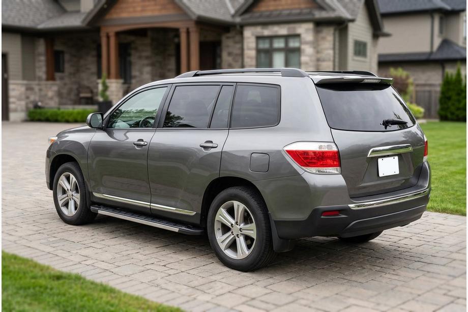 Toyota Highlander 2008–2013 Bočné nášľapy RedLine V1 (2 ks, hliník) Image