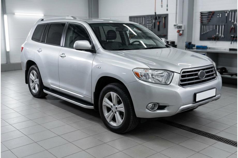 Toyota Highlander 2008–2013 Bočné nášľapy Tayga Grey (2 ks, hliník) Image