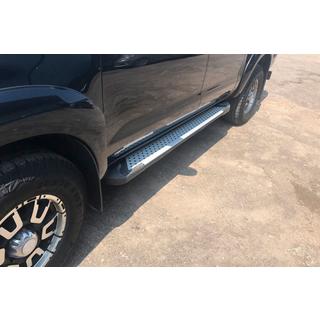 Bočné nášľapy Allmond Grey (2 ks, hliník) Toyota Hilux 2006–2015 fotografia 1