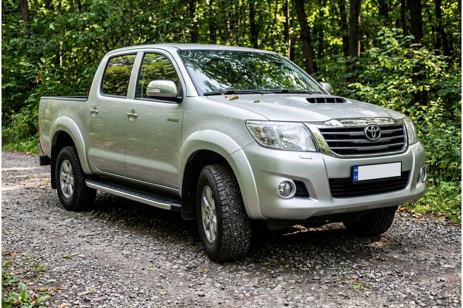 Toyota Hilux 2006–2015 Bočné prahy Fullmond (2 ks, hliník) Image