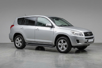 Toyota Rav 4 2006–2013 Bočné nášľapy Allmond Black (2 ks, hliník) fotografia 1