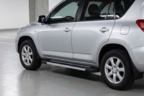 Toyota Rav 4 2006–2013 Bočné nášľapy RedLine V1 (2 ks, hliník) fotografia 1