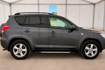 Toyota Rav 4 2006–2013 Bočné prahy Line (2 ks, hliník) fotografia 2
