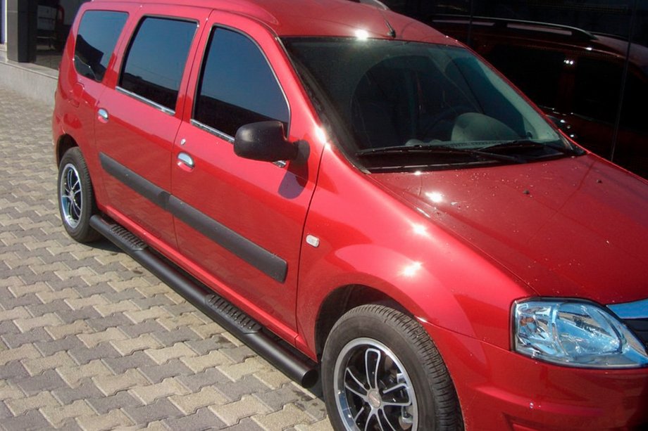 Lada Largus 2012– Bočné rúrky Black (2 ks, nerez) Image