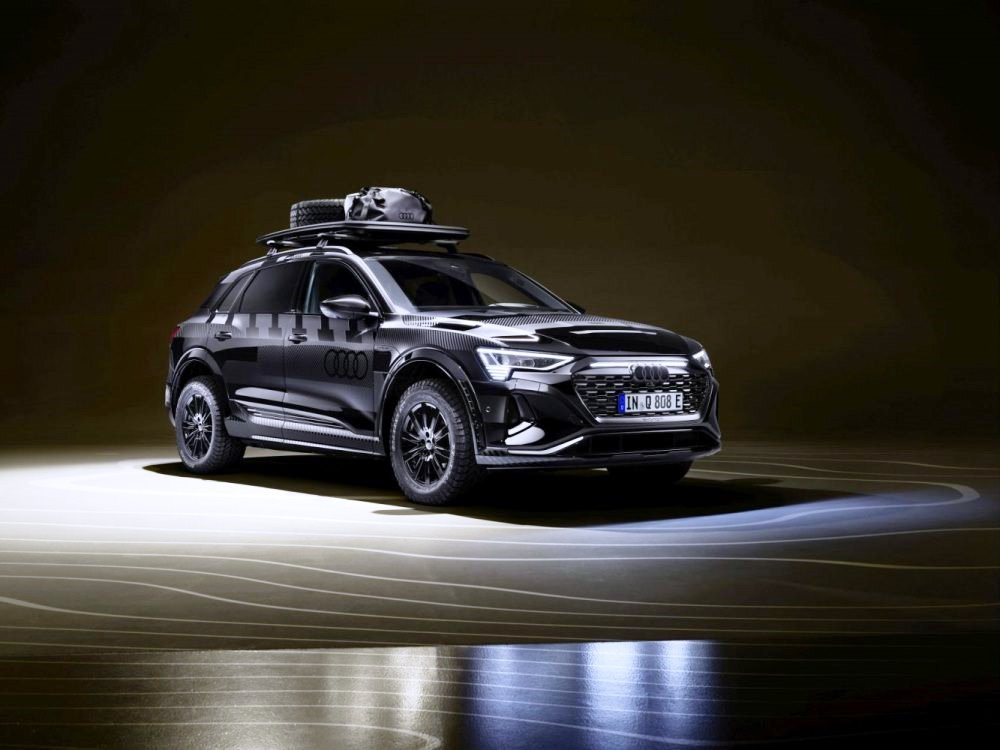 Recenzia Audi Q8 e-tron edition Dakar