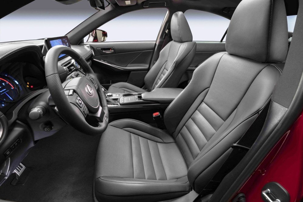 Lexus IS 500: výkonný športový sedan s atmosférickým V8 Fotografia 5