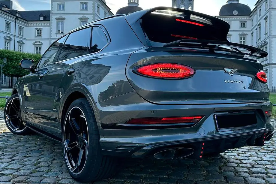 Bentley Bentayga 2015–2025 LRT-Design Carbon karosársky kit Fotografia 12