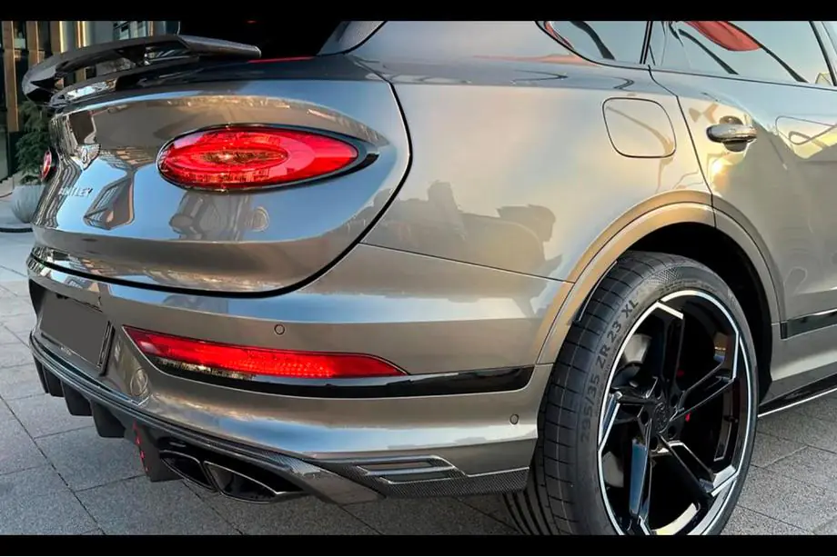 Bentley Bentayga 2015–2025 LRT-Design Carbon karosársky kit Fotografia 7