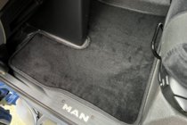 MAN TGX 2020– Prémiové textilné autokoberce (Čierne) fotografia 1
