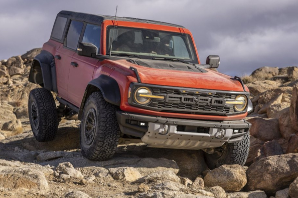 Ford Bronco Raptor: auto na extrémny off-road