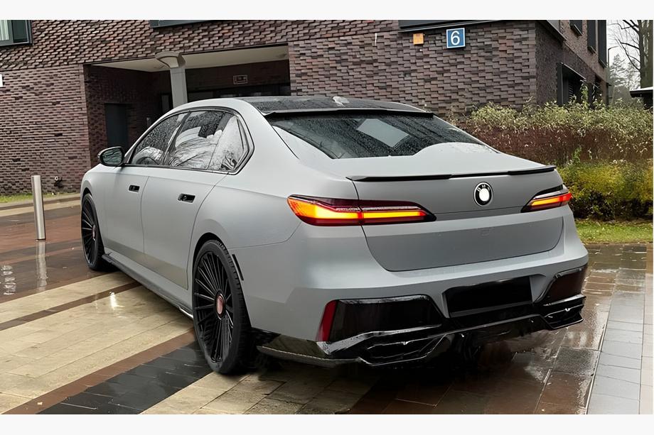 BMW radu 7 G70/G71 2022– Difúzor zadného nárazníka s koncovkami výfuku (pre M760, M-Sport a i7 M70) Image