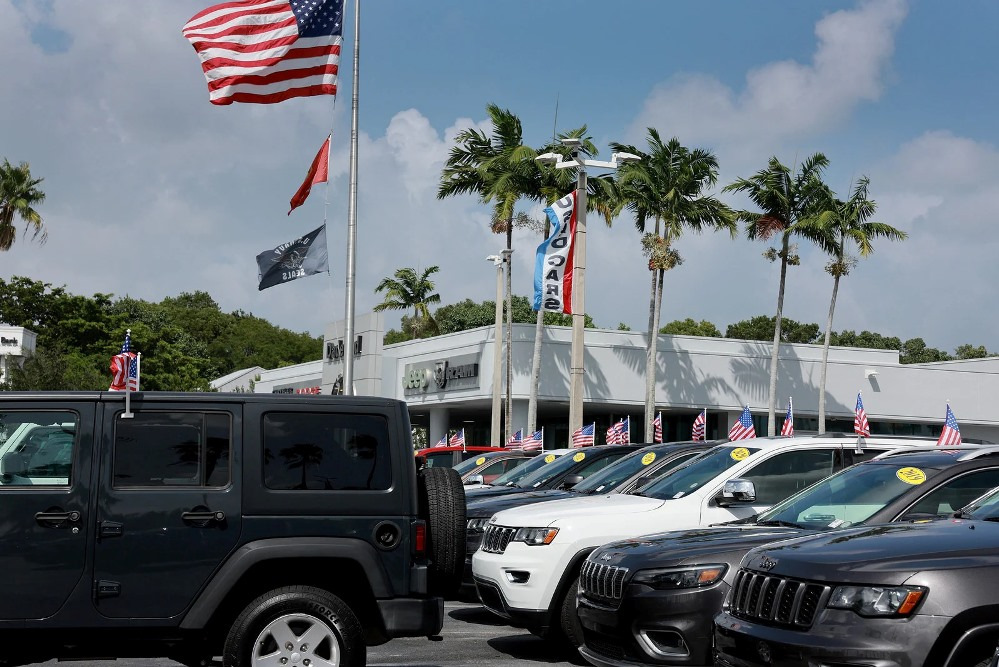 Auto z USA: oplatí sa objednať auto spoza oceánu?