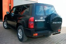 Nissan Patrol Y61 1997–2011 Zadné rohy AK003 Black (2 ks, nerez) fotografia 1