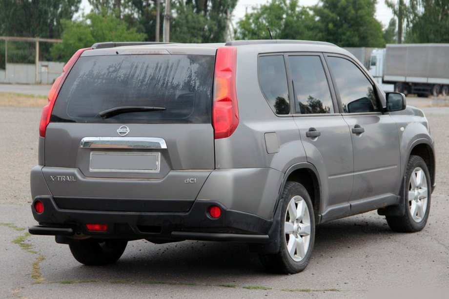 Nissan X-trail T31 2007–2014 Zadné rohy AK003 Black (2 ks, nerez) Image