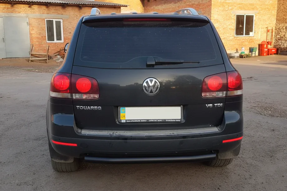 Volkswagen Touareg 2002–2010 Zadný ochranný rám AK002 Black (2 ks, nerez) Fotografia 4