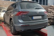 Volkswagen Tiguan 2016–2023 Zadný ochranný rám AK001-2 Black (nerez) fotografia 2
