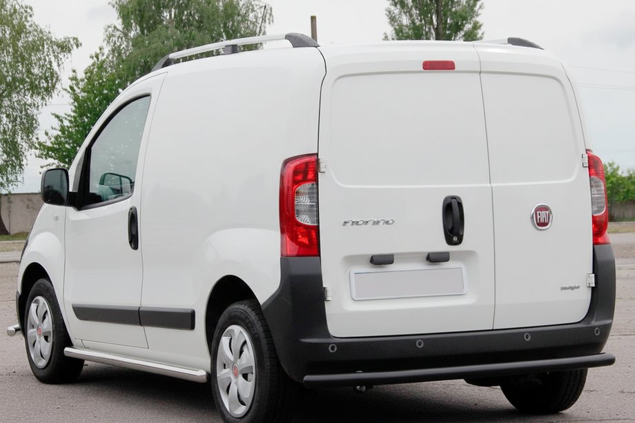Fiat Fiorino/Qubo 2008–2024 Zadný ochranný oblúk Black (nerez) Image