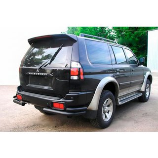 Zadné dvojité rohové oblúky Black (2 ks, nerez) Mitsubishi Pajero Sport 1996–2007