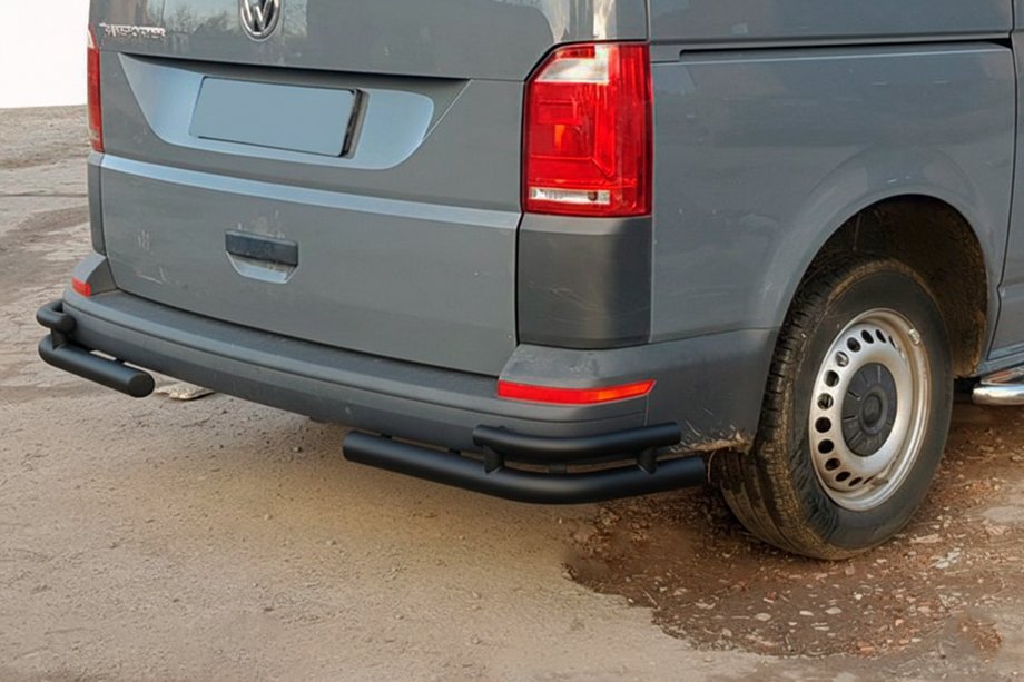 Volkswagen T6 2015–2024 Zadné rohové chrániče AK003-Double Black (2 ks, nerez) Fotografia 1