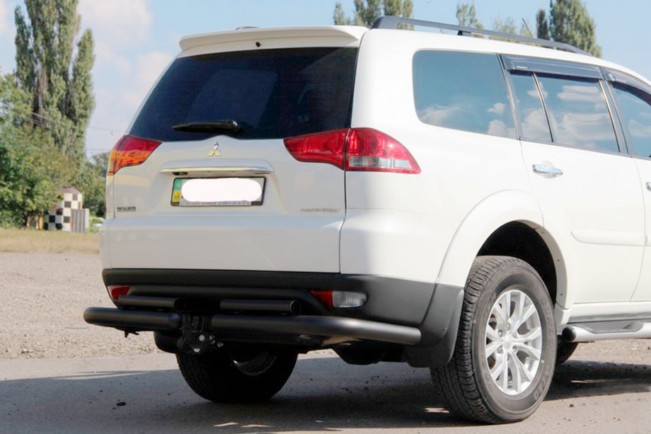 Mitsubishi Pajero Sport 2008–2015 Zadná ochrana nárazníka AK003-Special Black (2 ks, nerez) Fotografia 1