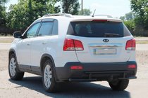 Kia Sorento II XM 2009–2014 Zadný oblúk AK002-2 Black (nerez) fotografia 2