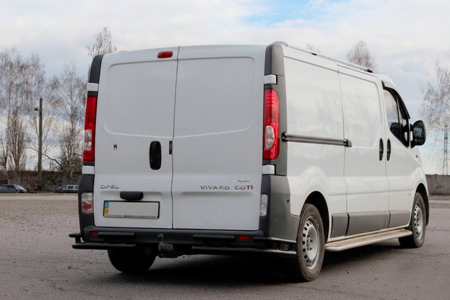 Nissan Primastar 2002–2014 Zadný ochranný rám AK003-Plus-2 Black (nerez) Image