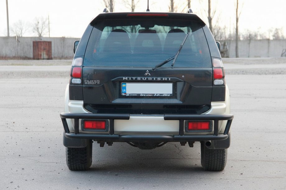 Mitsubishi Pajero Sport 1996–2007 Zadný ochranný rám AK-Special Black (nerez) Fotografia 4