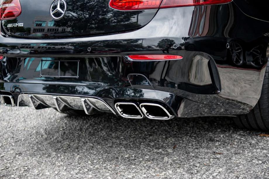 Mercedes E-class coupe C238 2016–2024 Zadný difúzor Black s koncovkami Chrome (Dizajn AMG63) Image