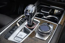 BMW 6. rad G32 2017– Súprava kryštálových prvkov interiéru (volič automatickej prevodovky + tlačidlá) fotografia 3