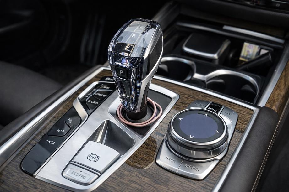 BMW 7. séria G11/G12 2015–2022 Súprava kryštálových prvkov interiéru (volič automatickej prevodovky + tlačidlá) Fotografia 1