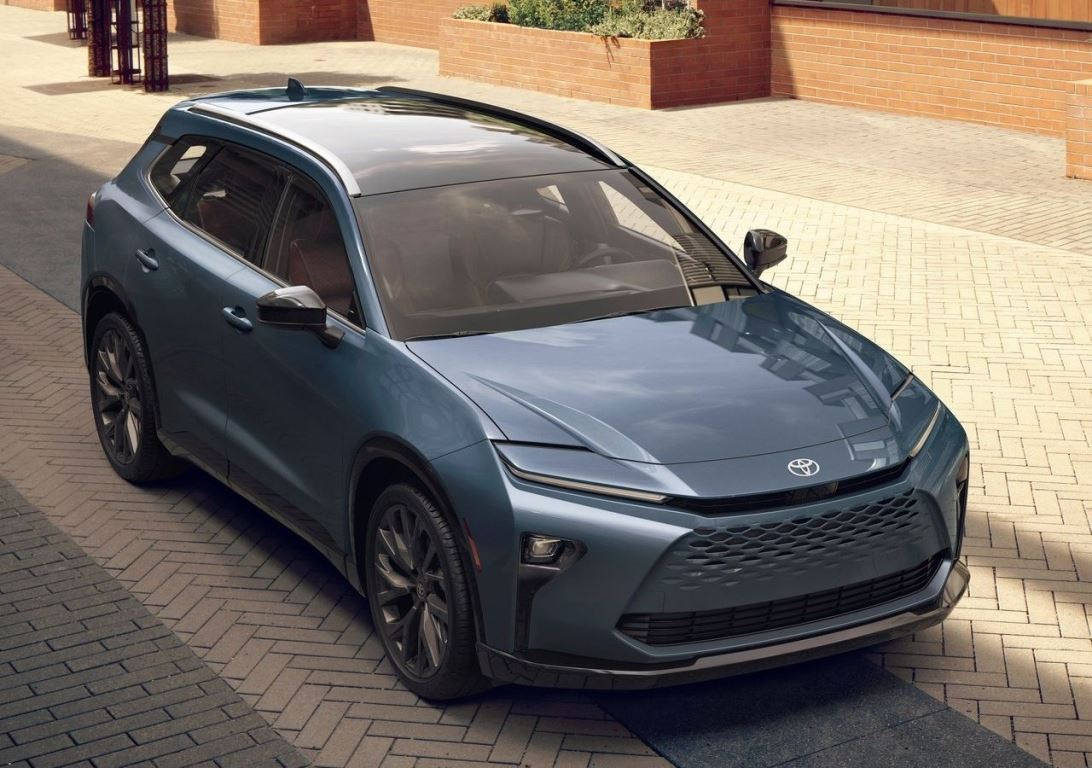 Toyota Crown Signia: Hybridný crossover prémiovej triedy