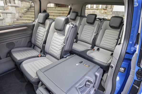 Volkswagen Caravelle T7 (2025) recenzia: praktický minivan biznis triedy Fotografia 6