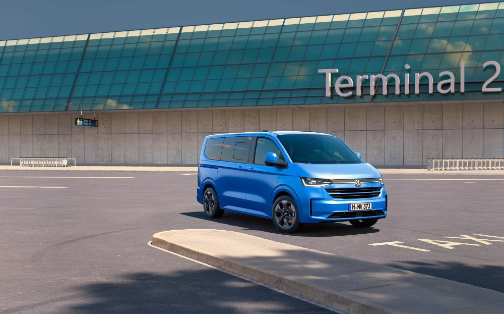 Volkswagen Caravelle T7 (2025) – recenzia: praktický minivan biznis triedy