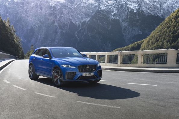 Recenzia Jaguar F-Pace SVR: britské super-SUV s motorom V8