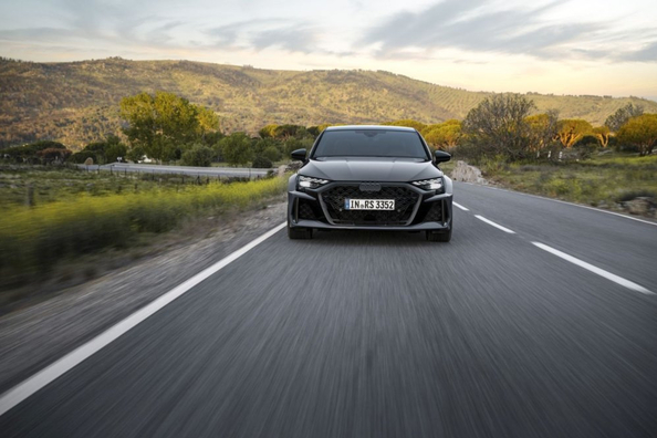 Audi RS3 Sedan: kompaktný športový sedan s legendárnym päťvalcom
