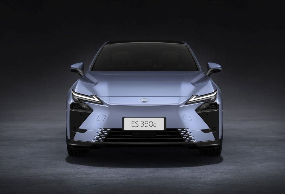 Lexus ES BEV: plne elektrický prémiový sedan pre rok 2026