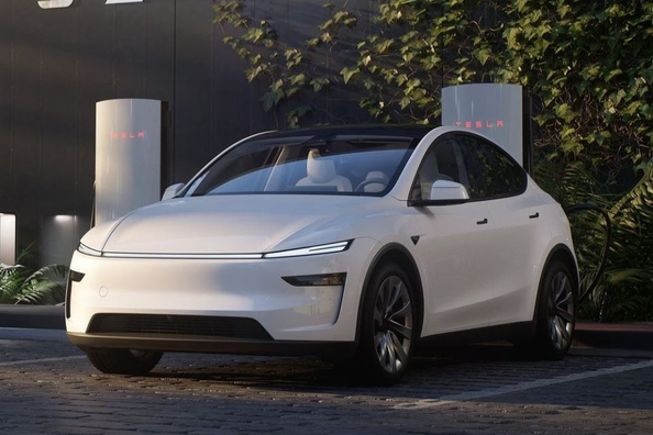 Tesla Model Y (Juniper 2025): prehľad modernizovaného elektrického crossovera