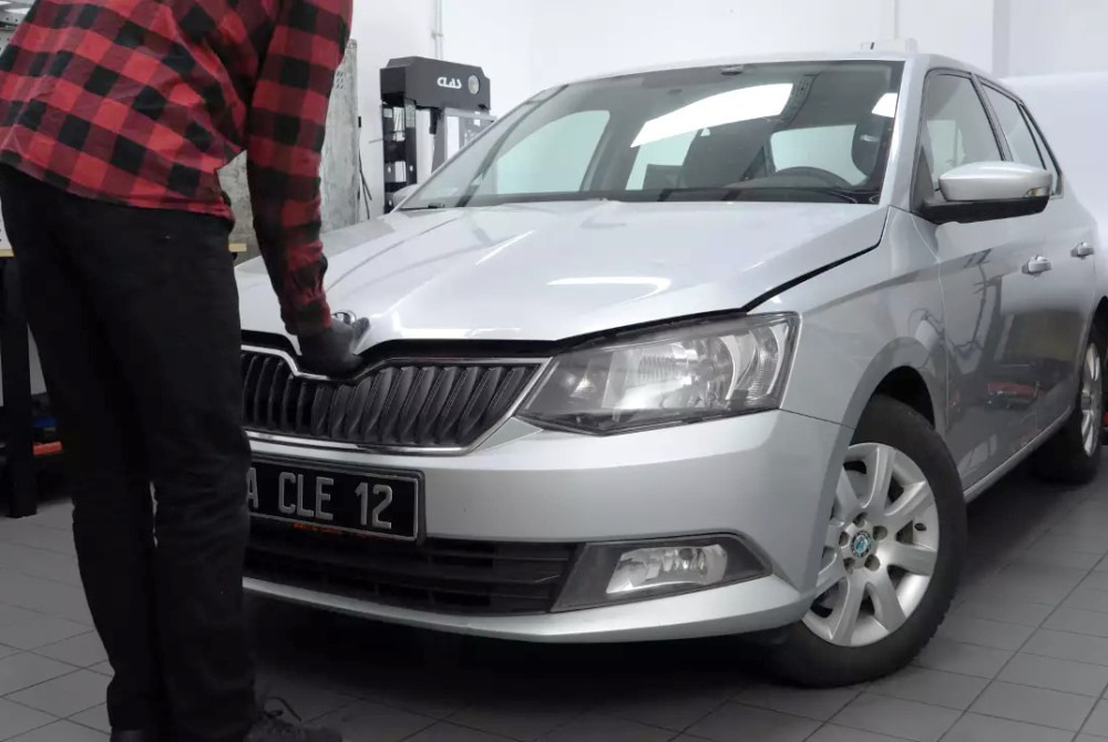 Skoda Fabia: ako otvoriť kapotu? Návod krok za krokom