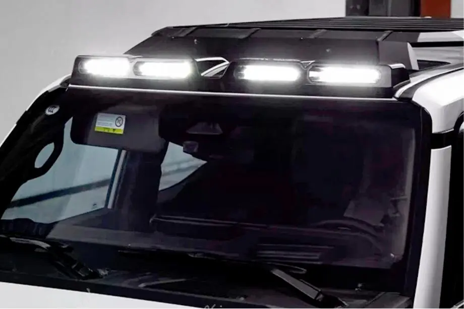 Toyota Land Cruiser Prado 250 2023– Clona čelného skla s LED (Čierna) Image
