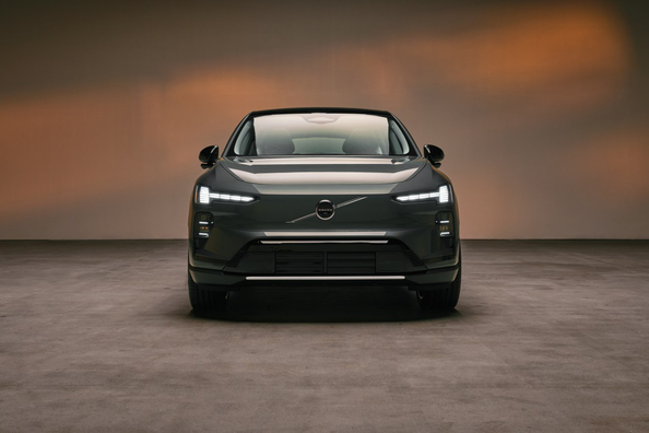 Volvo EX60 (2026) – prehľad plne elektrického stredne veľkého crossovera