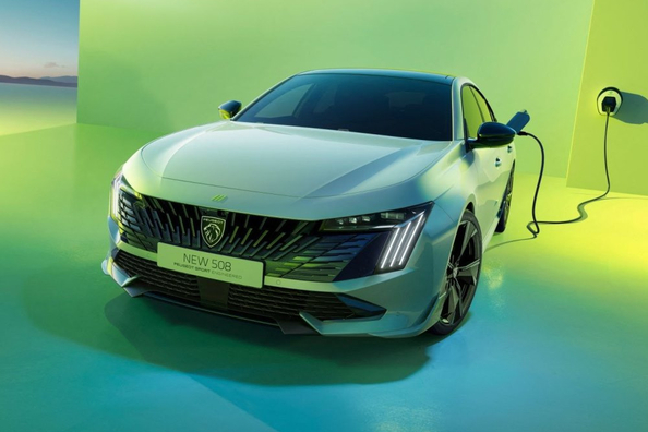 Recenzia Peugeot 508 PSE: francúzsky športový sedan s hybridným pohonom Fotografia 1