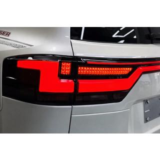 Zadné svetlá V2 Toyota Land Cruiser 300 2021– fotografia 3